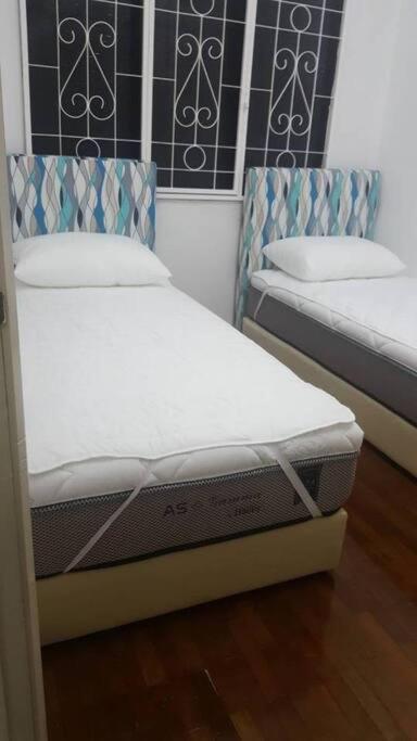 3Rooms 10Pax Mc 5 Star Hotel Sofa&Bed Mrt Mcd Axiata Seri Kembangan Eksteriør bilde